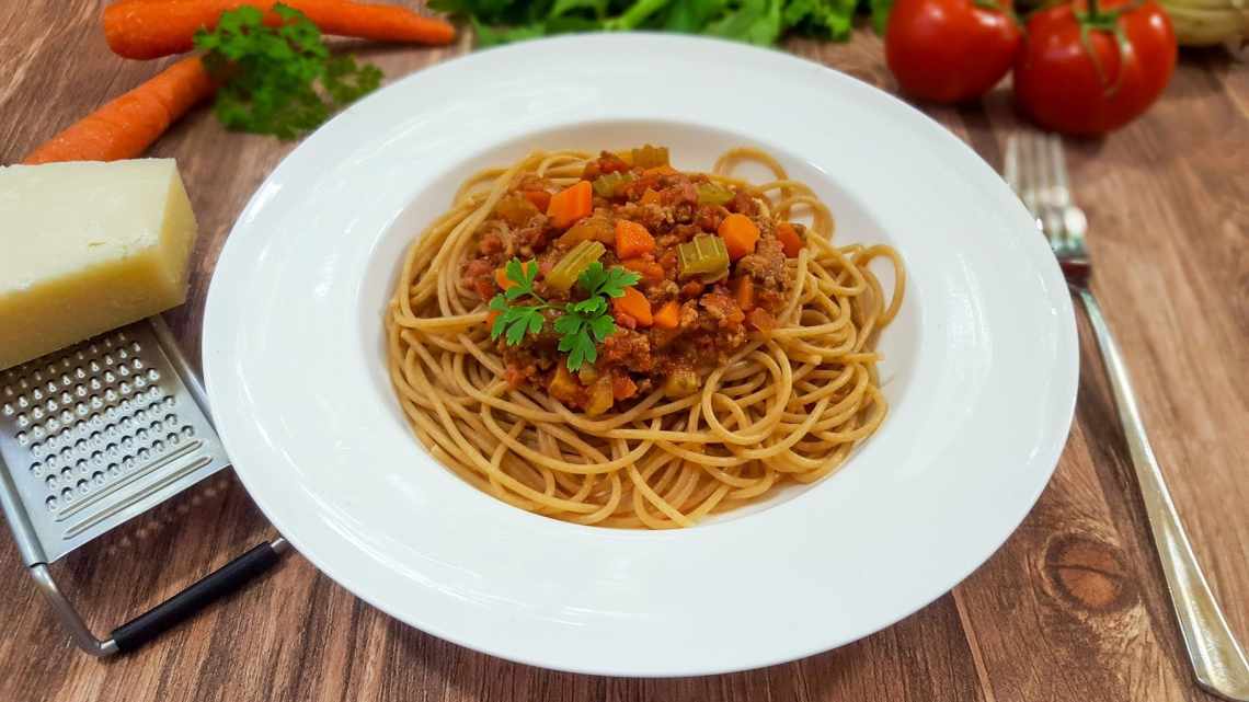 Спагетти с фаршем "Дедушкины усы"