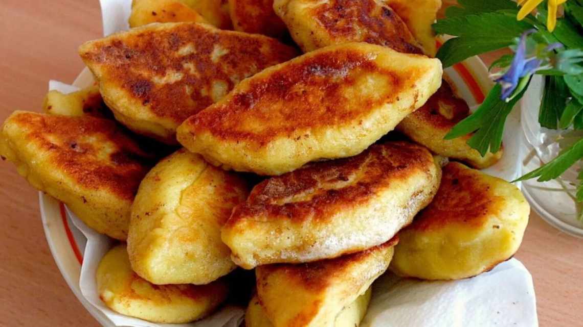 Пирожки с капустой и грибами жареные