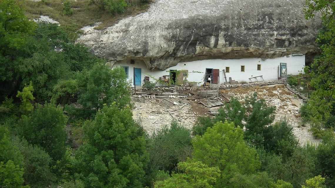 Субичский скальный монастырь