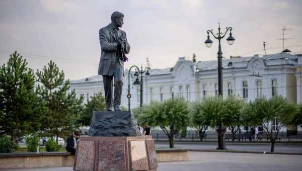 Памятник Михаилу Врубелю