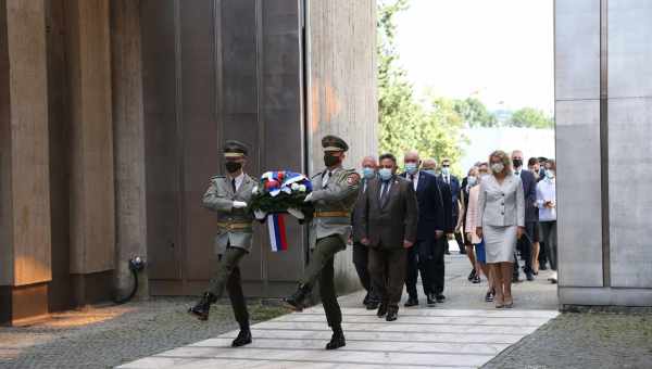 Памятник Словацкому Национальному Восстанию на Янковом холме