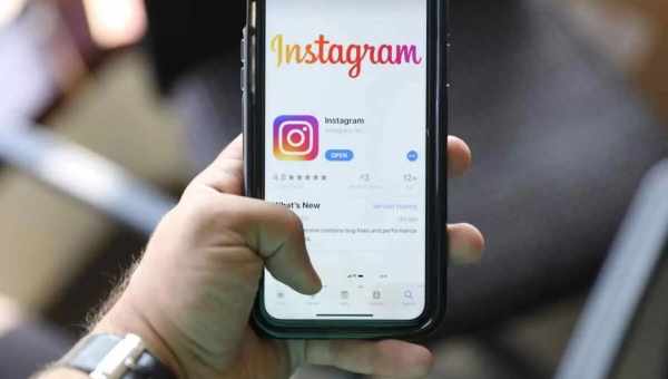 Instagram тестирует личные переписки в веб-версии