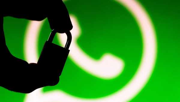 Уязвимость WhatsApp позволяет проникать в защищённые чаты