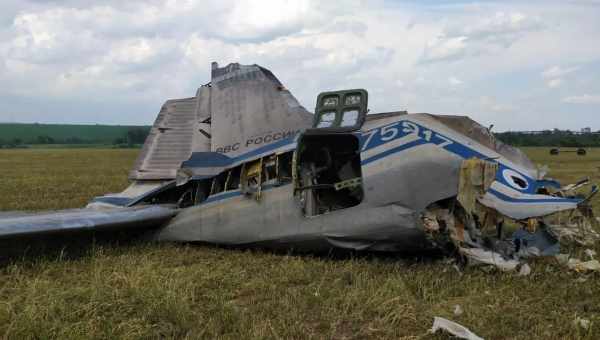 Упавший самолёт помнят неделю