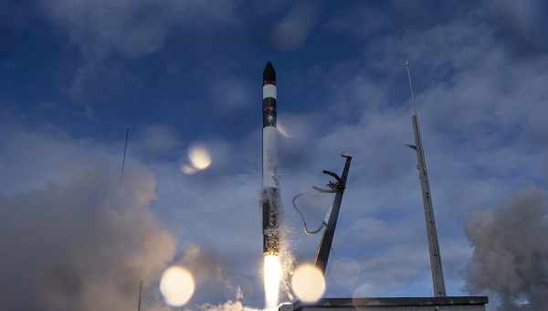 Rocket Lab попробовал поймать первую ступень ракеты вертолетом, но что-то пошло не так