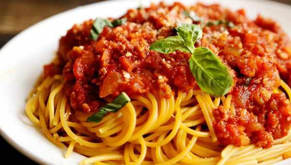 А-ля Болоньезе з чечевиці зі спагеті